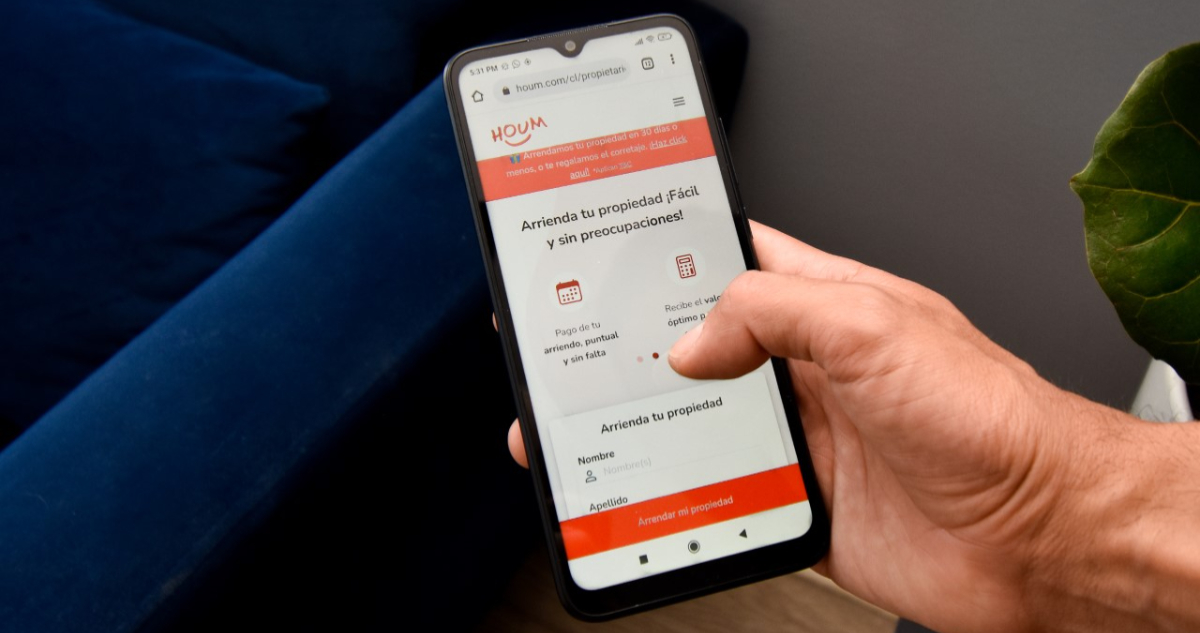 Celular con sitio web Houm