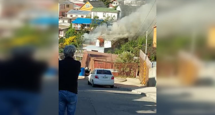 incendio en cerro Los Placeres