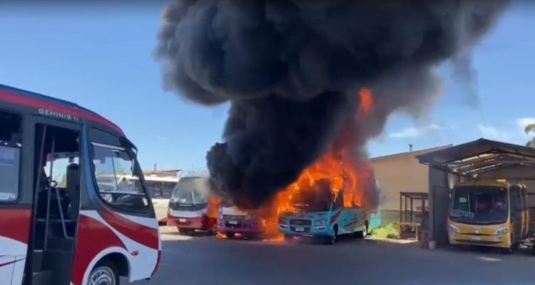 incendio en terminal de buses de Tomé