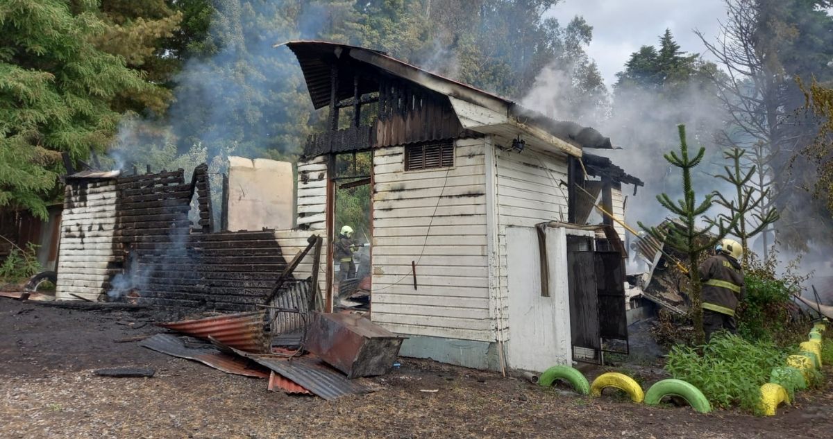 incendio-escuela-los-troncos.jpg