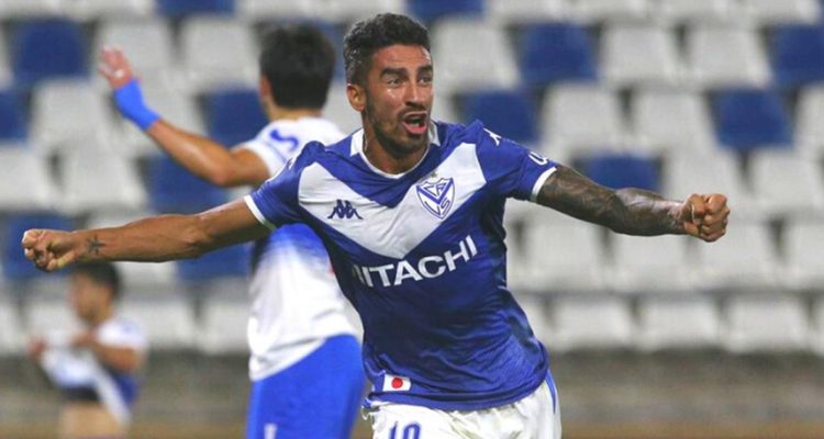 Juan Martín Lucero jugando por Vélez.