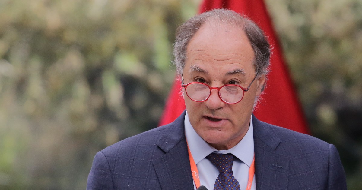 Sutil aclara intención de adquirir un medio de comunicación y confirma “conversaciones” al respecto