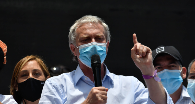 kast–defiende-sistema-admiracion-jose-pinera