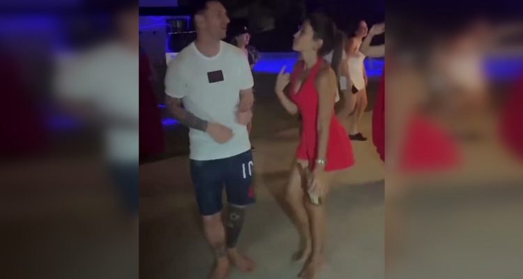 messi-baile-navidad-furor-pareja