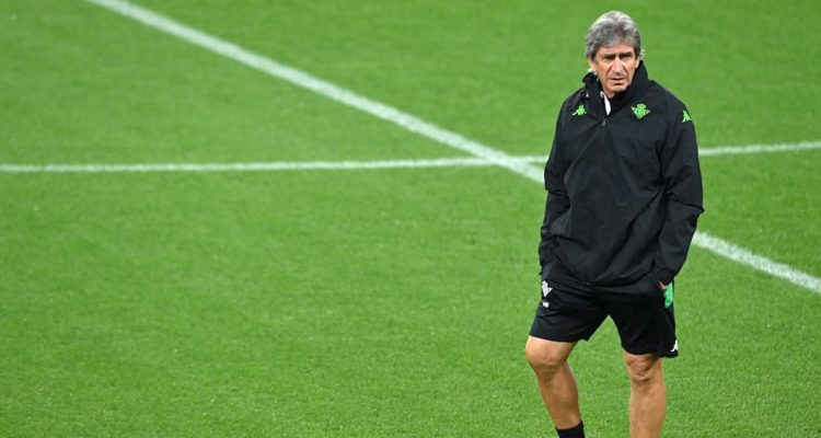 Manuel Pellegrini en práctica del Betis.