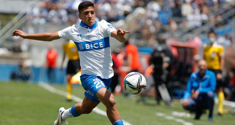 Marcelino Núñez jugando por la UC.