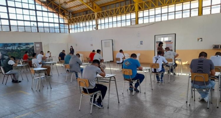 Más de 50 internos rinden PDT en La Araucanía