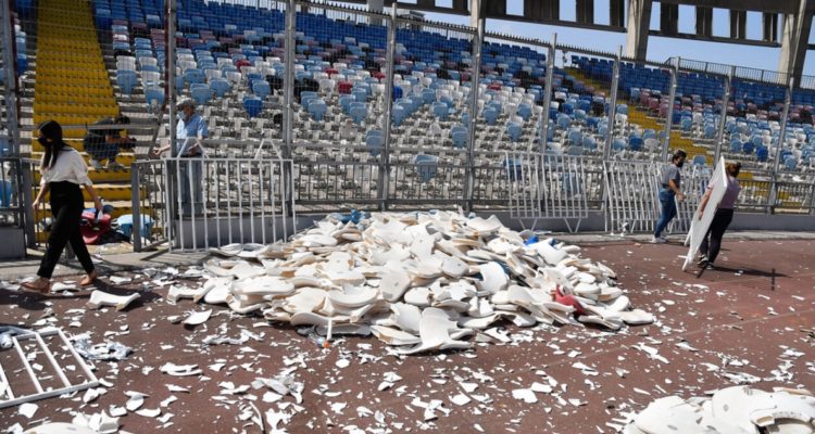 Más de mil butacas destrozaron hinchas de Colo Colo