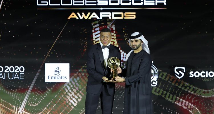 mbappe-alza-voz-mundial-dos-años