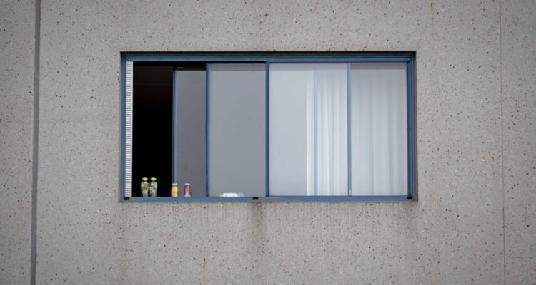 Países Bajos a estricto confinamiento por variante Omicron.