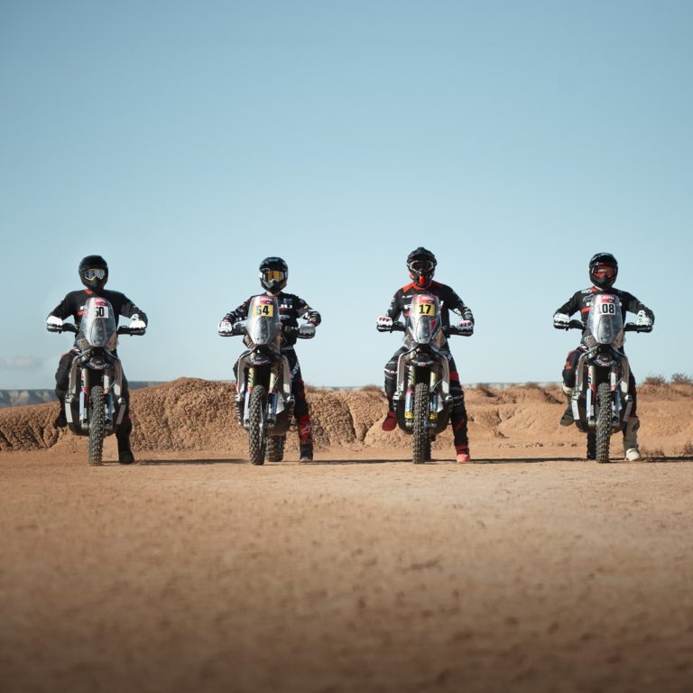 El Rieju Team para el Dakar 2022.