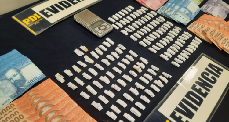 Billetes y droga incautada en procedimiento de PDI