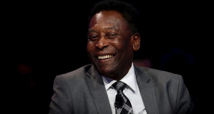 Pelé volvió a ser hospitalizado.