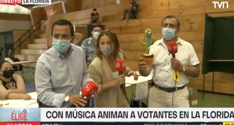 Periodistas de TVN bailando