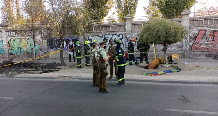 Hallan a persona calcinada en cámara subterránea de Santiago: es la segunda en una semana