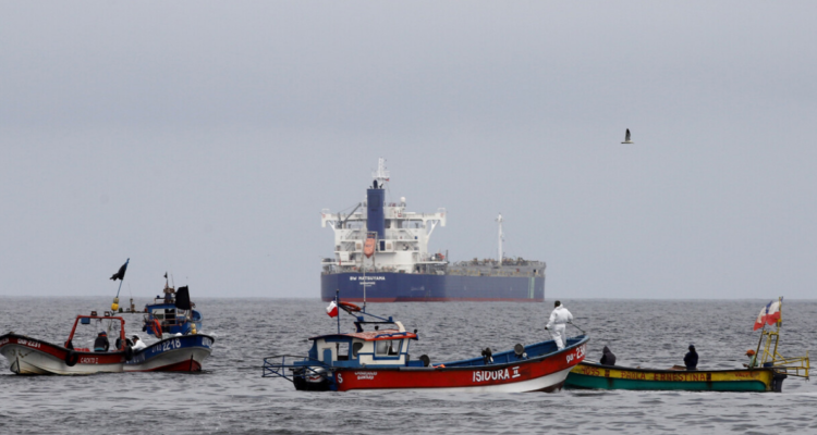 Pescadores en el mar