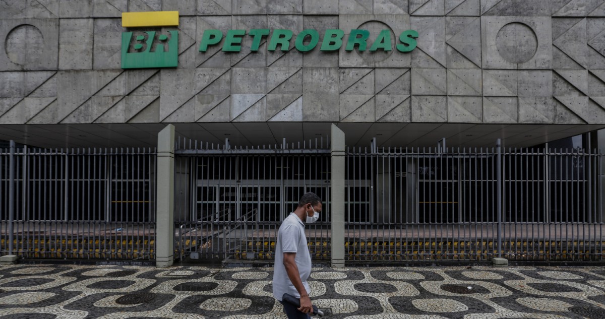 La brasileña Petrobras logra US$4.800 millones tras la venta de activos