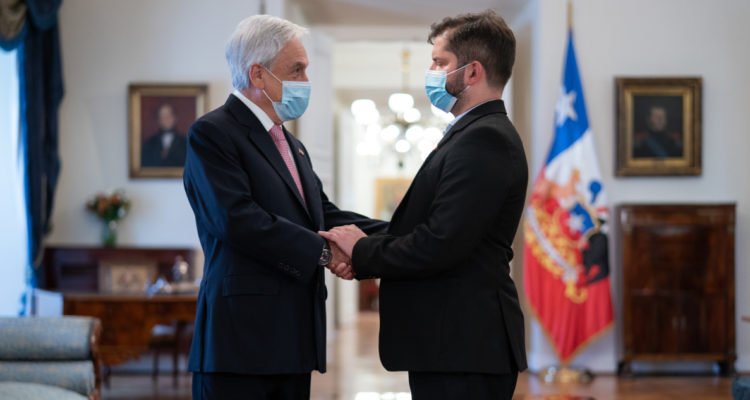 Gabriel Boric se reúne con Sebastián Piñera en La Moneda