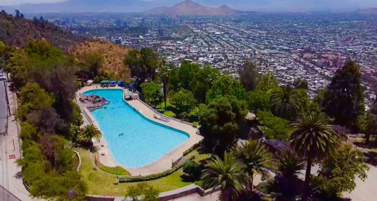 Las piscinas para capear el calor en Santiago y alrededores