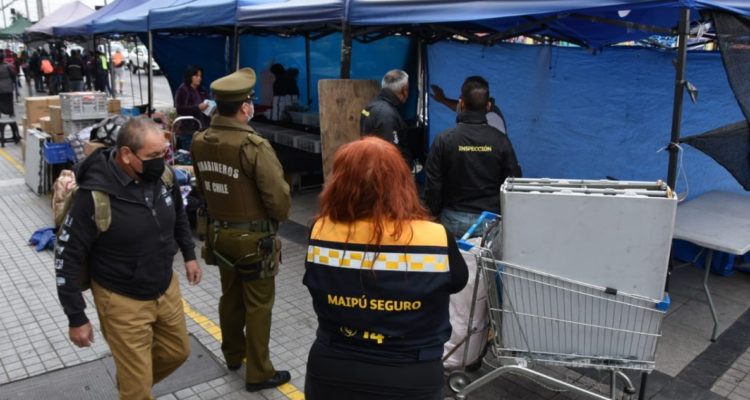 Presentan plan municipal para reordenar el comercio ambulante en la Plaza de Maipú