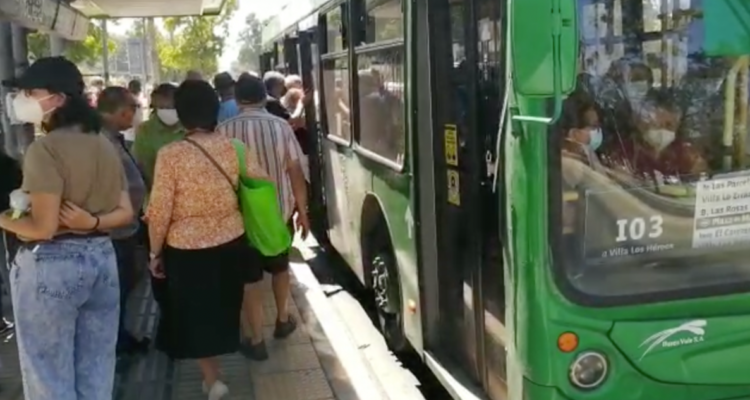 Robo en Lugar Habitado, ocurrido en horas de la noche en un condominio ubicado en Camino San Francisco De Asis N°2300, comuna de Las Condes, donde el denunciante Juan Pablo PERROTTA CAMUS CI. 16.367.708-3 indicó que anoche alrededor de las 22:40 horas llegó al domicilio y se percató del hecho, concurriendo personal de Carabineros en la madrugada y constatándose que hay por lo menos 4 viviendas afectadas, una de ellas pertenecería al futbolista de Universidad Católica Luciano ROMÁN AUED, quien se encuentra fuera del país.