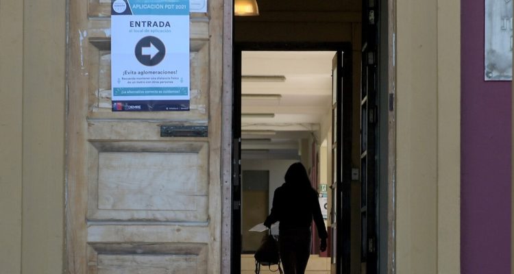 La puerta de una sede de rendición de la PDT.