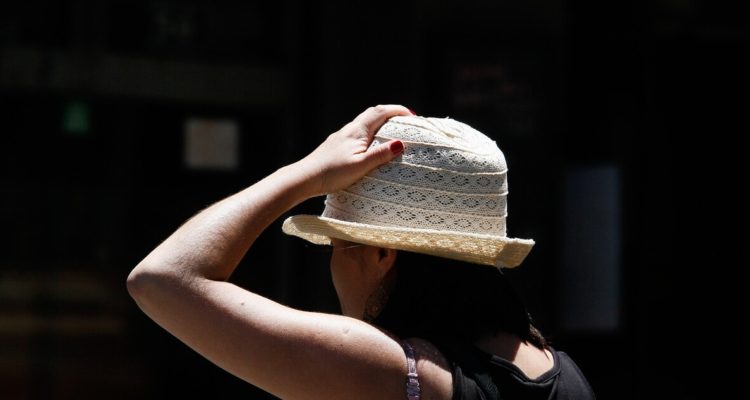 Foto de contexto de calor relacionada a Punta Arenas, que vive su diciembre más seco en 51 años con altas temperaturas