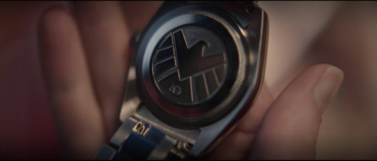 El reloj con forma de ave de la esposa de Clint Barton.