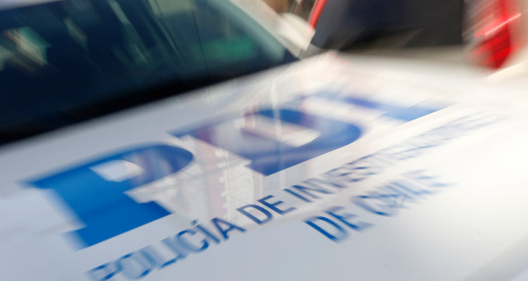 Huyen con más de cien celulares tras violento robo a tienda PC Factory en Las Condes