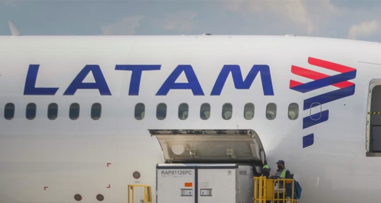 Foto de avión de Latam