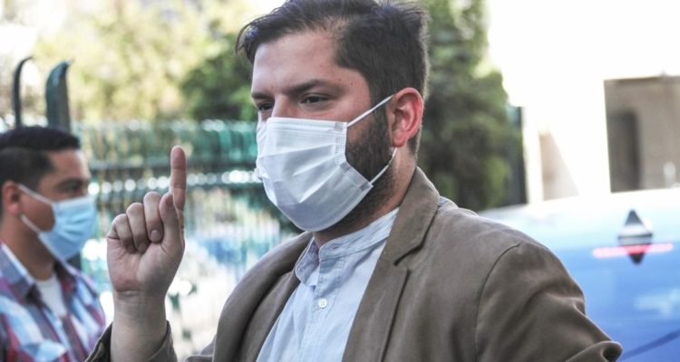 gabriel-boric-envia-saludo-navideno-pensando-en-quienes-estan-mas-solos