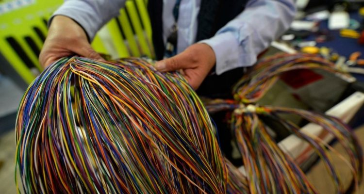 Subtel pide antecedentes a VTR por corte de fibra que afectó a clientes en Puente Alto
