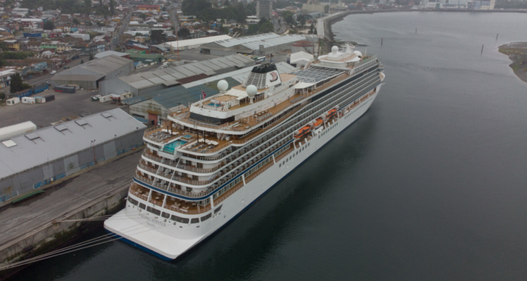 Turistas que arribaron en cruceros a Puerto Montt definen sus destinos favoritos