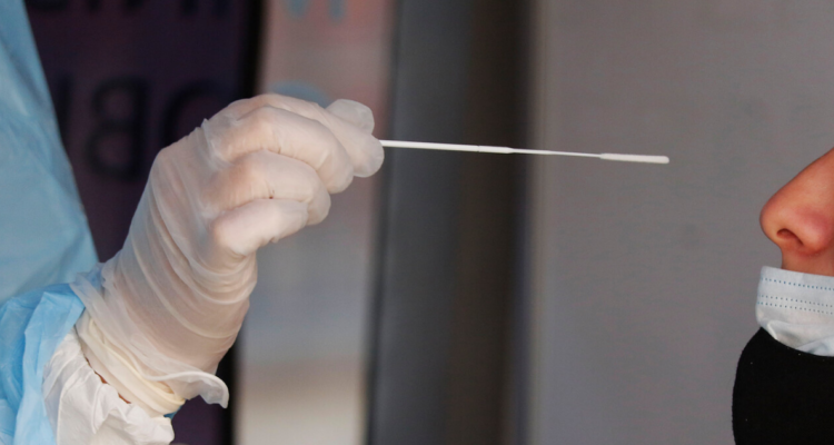 Contactos estrechos de variante Ómicron en La Araucanía dan negativo en PCR.