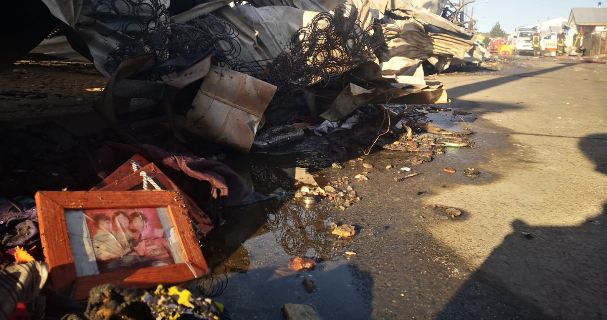 Escombros tras incendio en Castro