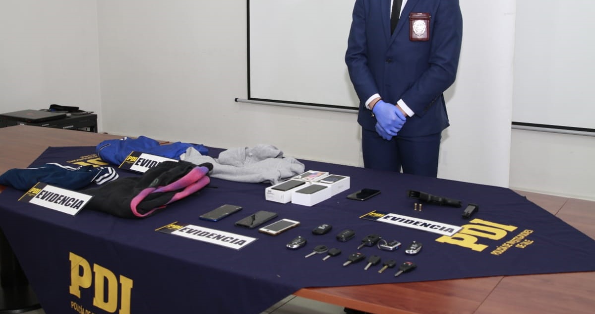Llaves y armamento incautado tras detenciones