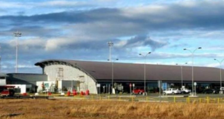 Formalizan a joven que habría arremetido su auto contra carabineros en aeropuerto de magallanes