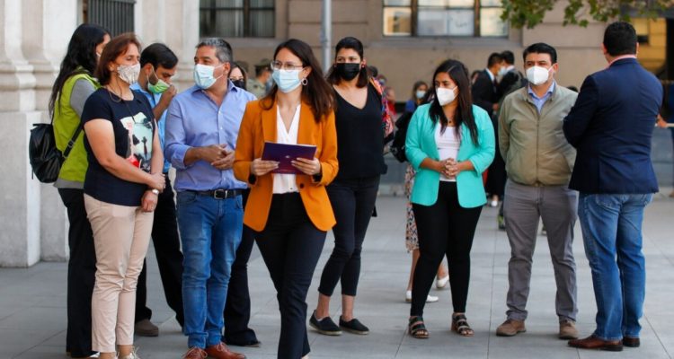 Alcaldes capitalinos piden mayores medidas al presidente Piñera ante últimos hechos delictuales