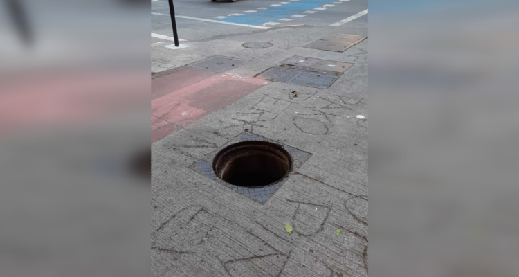 Alcantarillado sin tapa