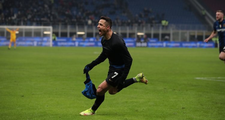 Alexis Sánchez celebrando su agónico gol.