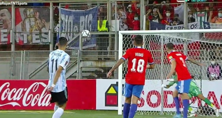Di María anotó un golazo.