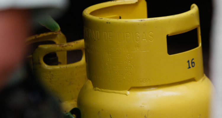 Comisión aprueba y despacha a Sala de la Cámara proyecto para que Municipios distribuyan gas licuado