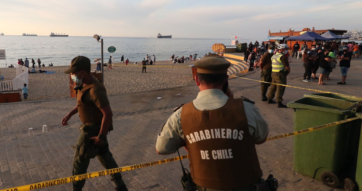 Carabinero en procedimiento