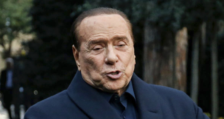 Berlusconi renuncia a su aspiración de lograr la jefatura del Estado italiano