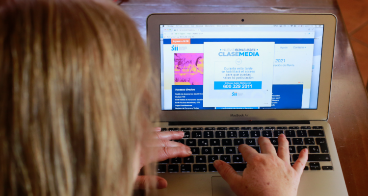 Quienes declararon menor renta de la real en 2020 deben devolver Bono Clase Media