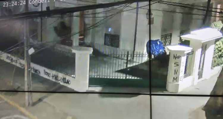 “Boric amarillo”: realizan rayados en lugar donde presidente (e) prepara su gobierno