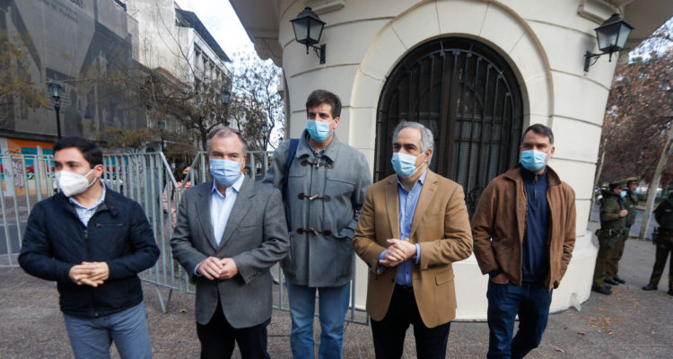 Confirman reunión de Gabriel Boric con directivas de Chile Vamos