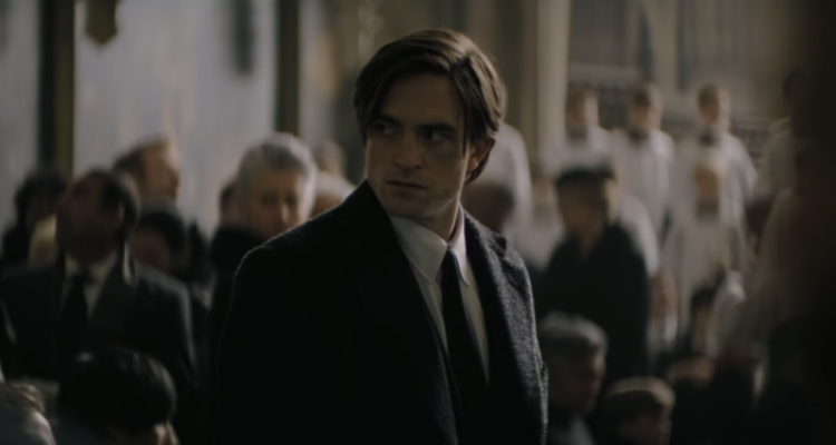 Bruce Wayne, interpretado por Robert Pattinson