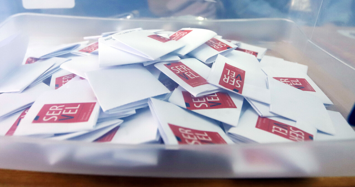 Votos con emblema de Servel, con motivo del cambio de domicilio electoral.