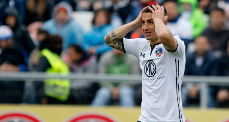 Carlos Carmona anució su retiro del fútbol producto de una lesión en la cadera